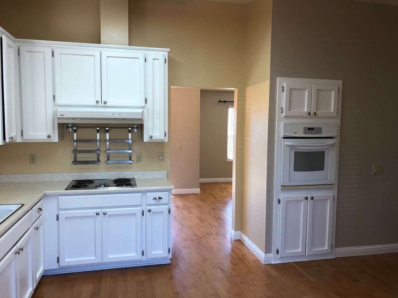 1409 Elm St - Photo 7 of 15