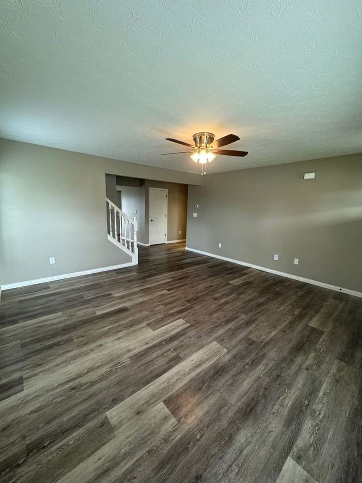 3976 Abraham Ct - Photo 3 of 27