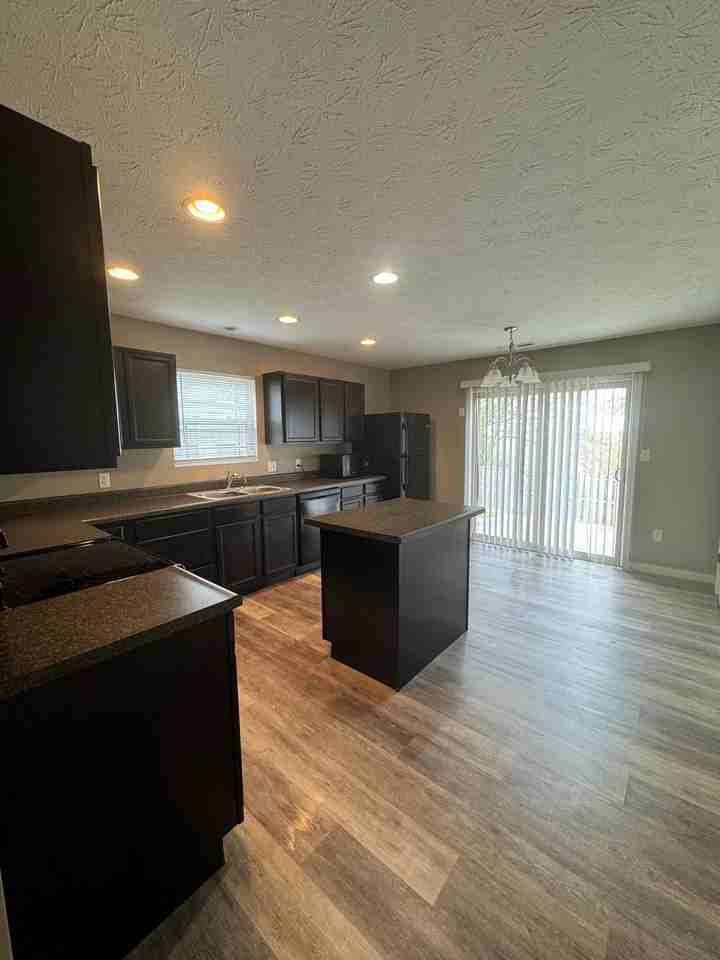 3976 Abraham Ct - Photo 5 of 27