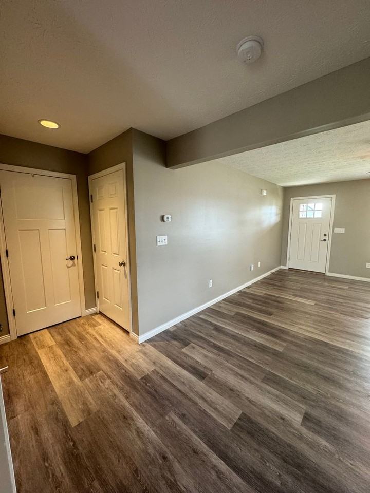 3976 Abraham Ct - Photo 6 of 27