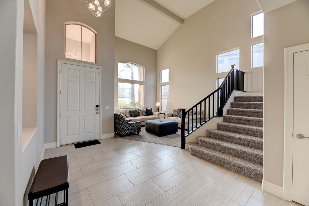 5 Chateau Whistler Ct - Photo 2 of 27