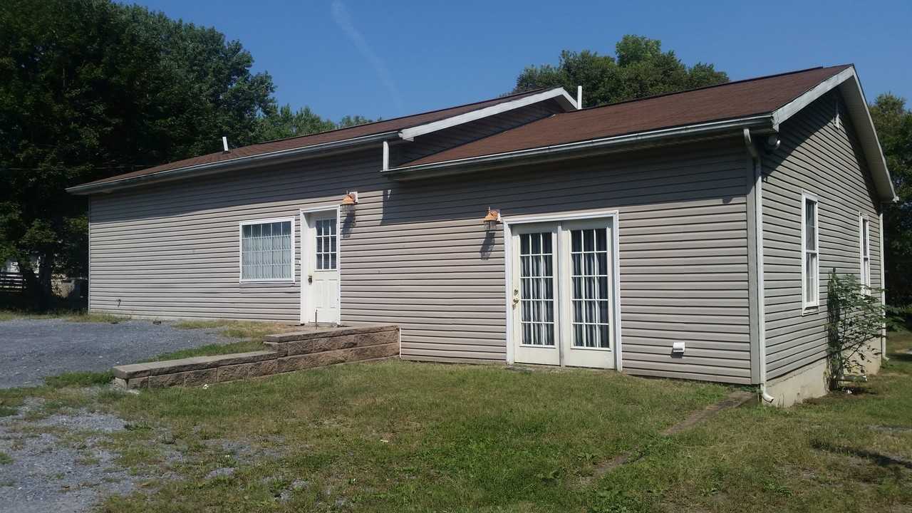 345 Rick St - Photo 2 of 10
