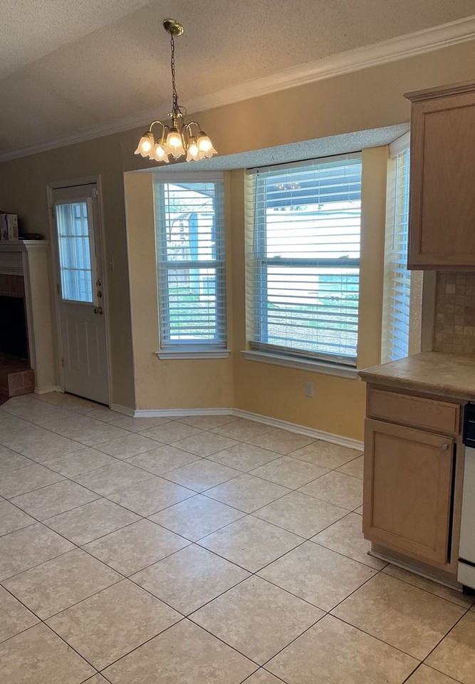 4705 Colby Dr - Photo 5 of 26