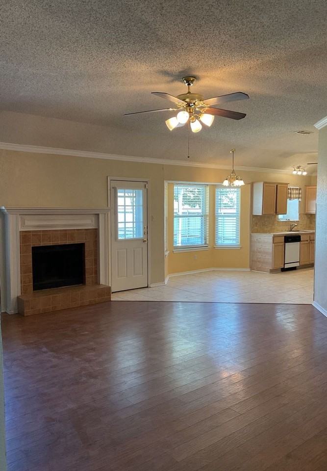 4705 Colby Dr - Photo 7 of 26