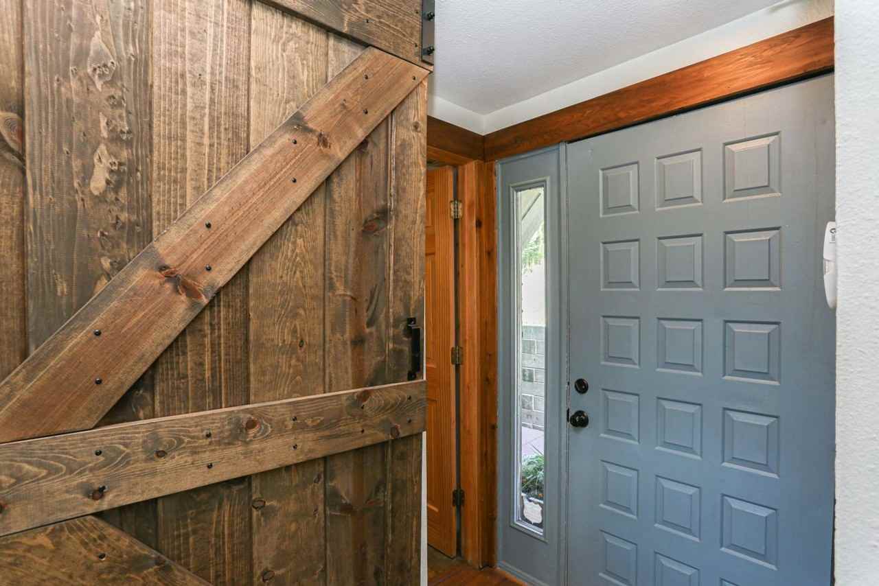 1258 Baldy Rd - Photo 2 of 26