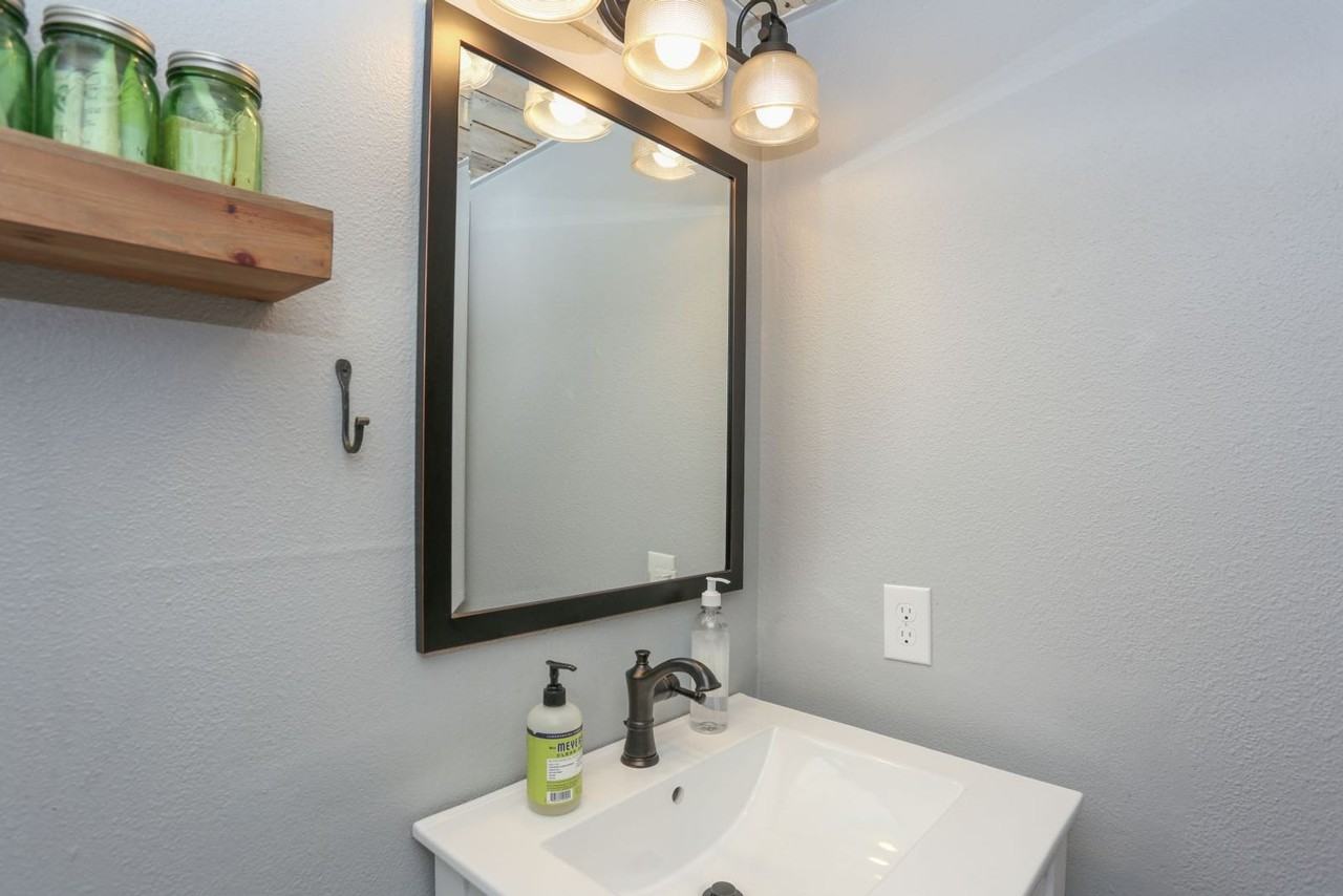 1258 Baldy Rd - Photo 3 of 26