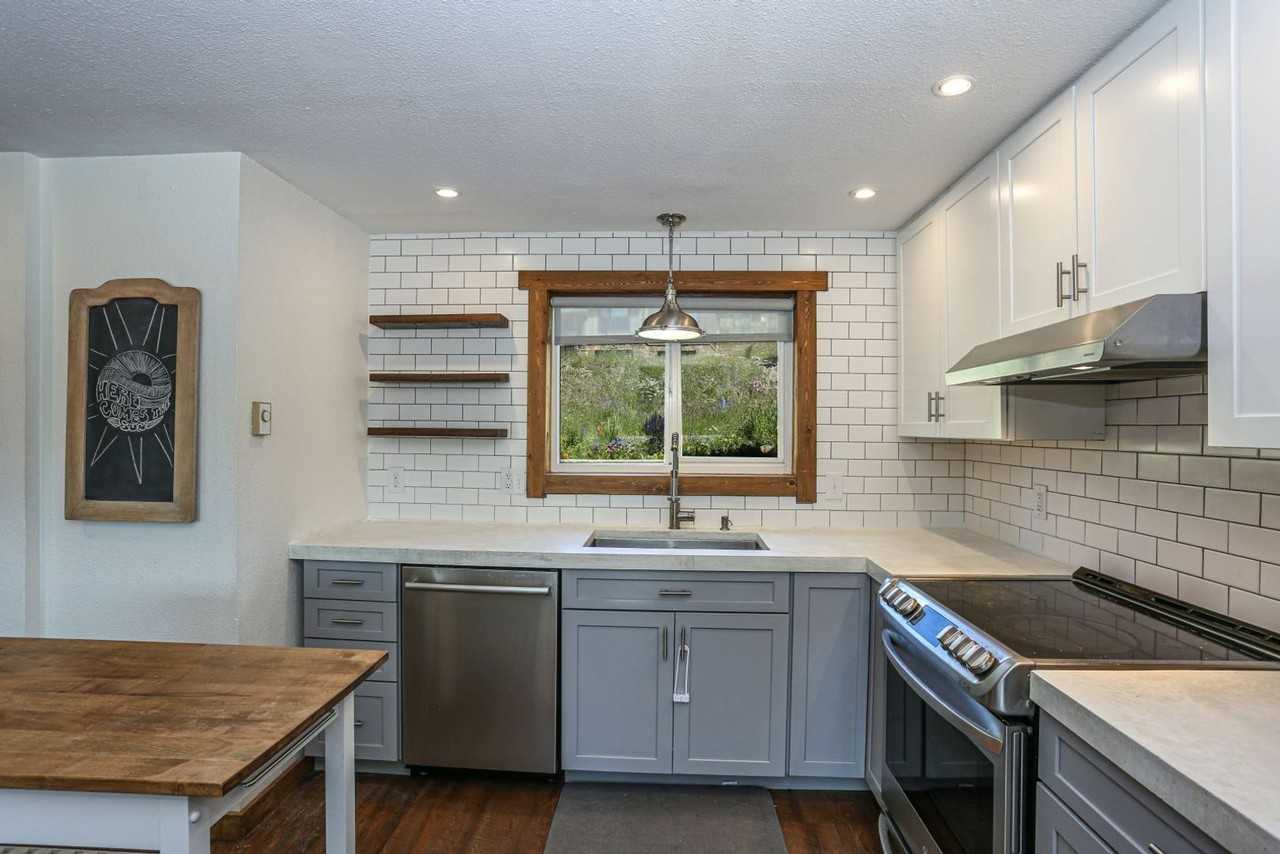 1258 Baldy Rd - Photo 6 of 26