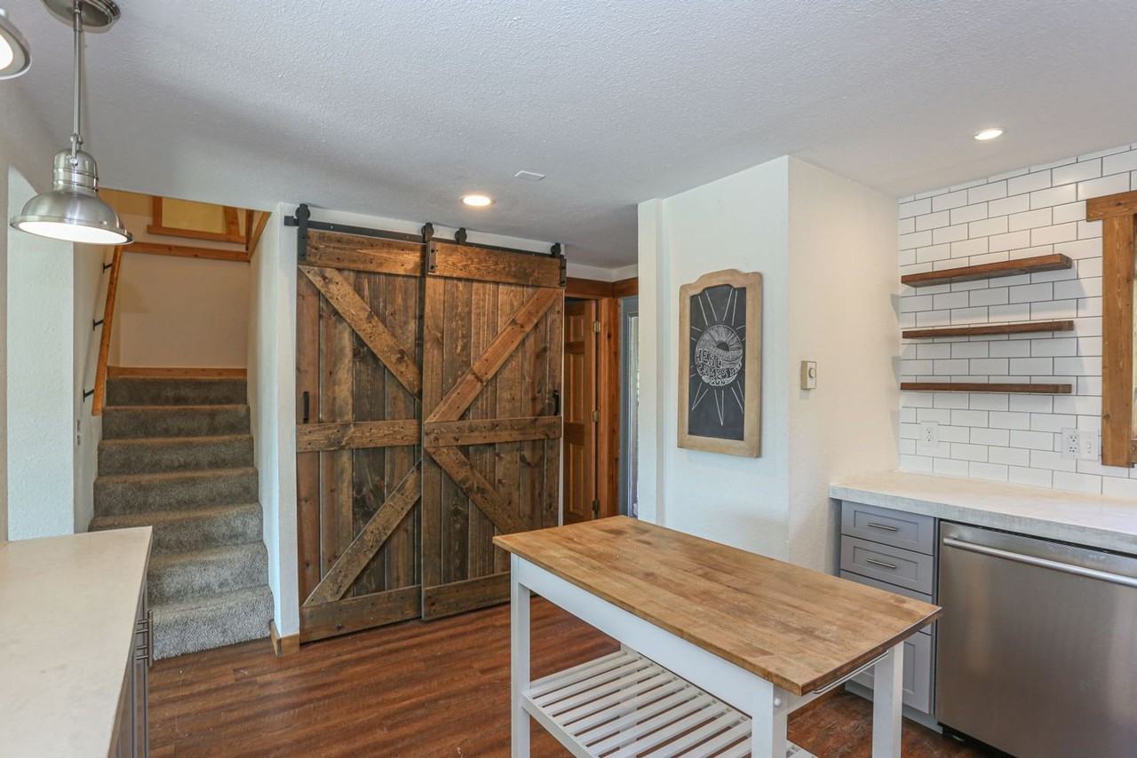 1258 Baldy Rd - Photo 7 of 26