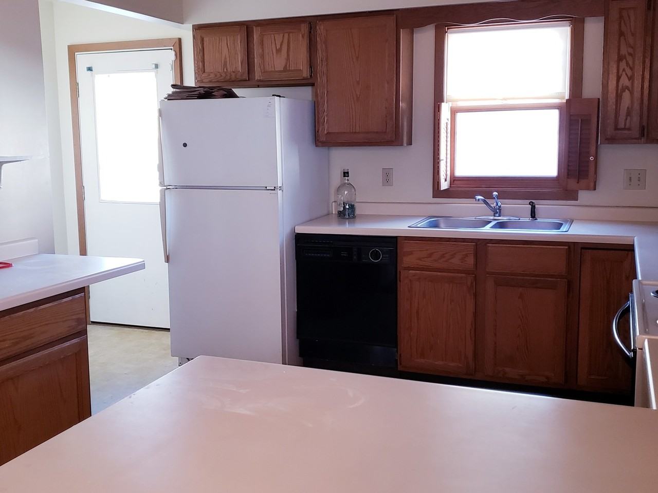718 Washington St - Photo 4 of 18