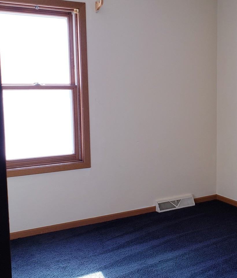 718 Washington St - Photo 7 of 18