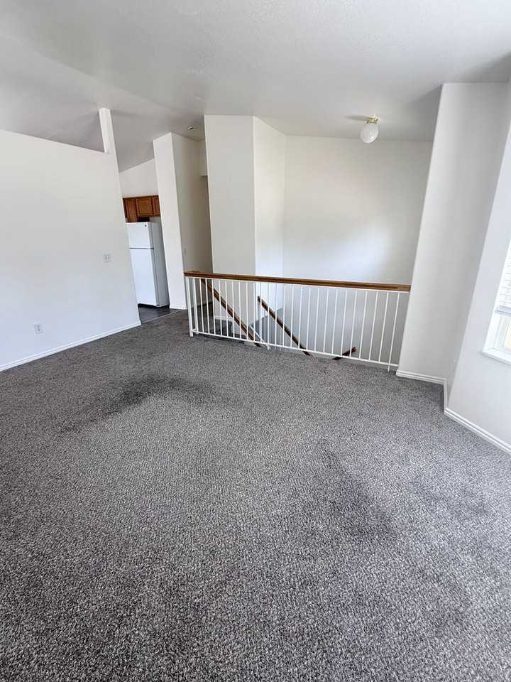 975 E 170 N - Photo 6 of 27