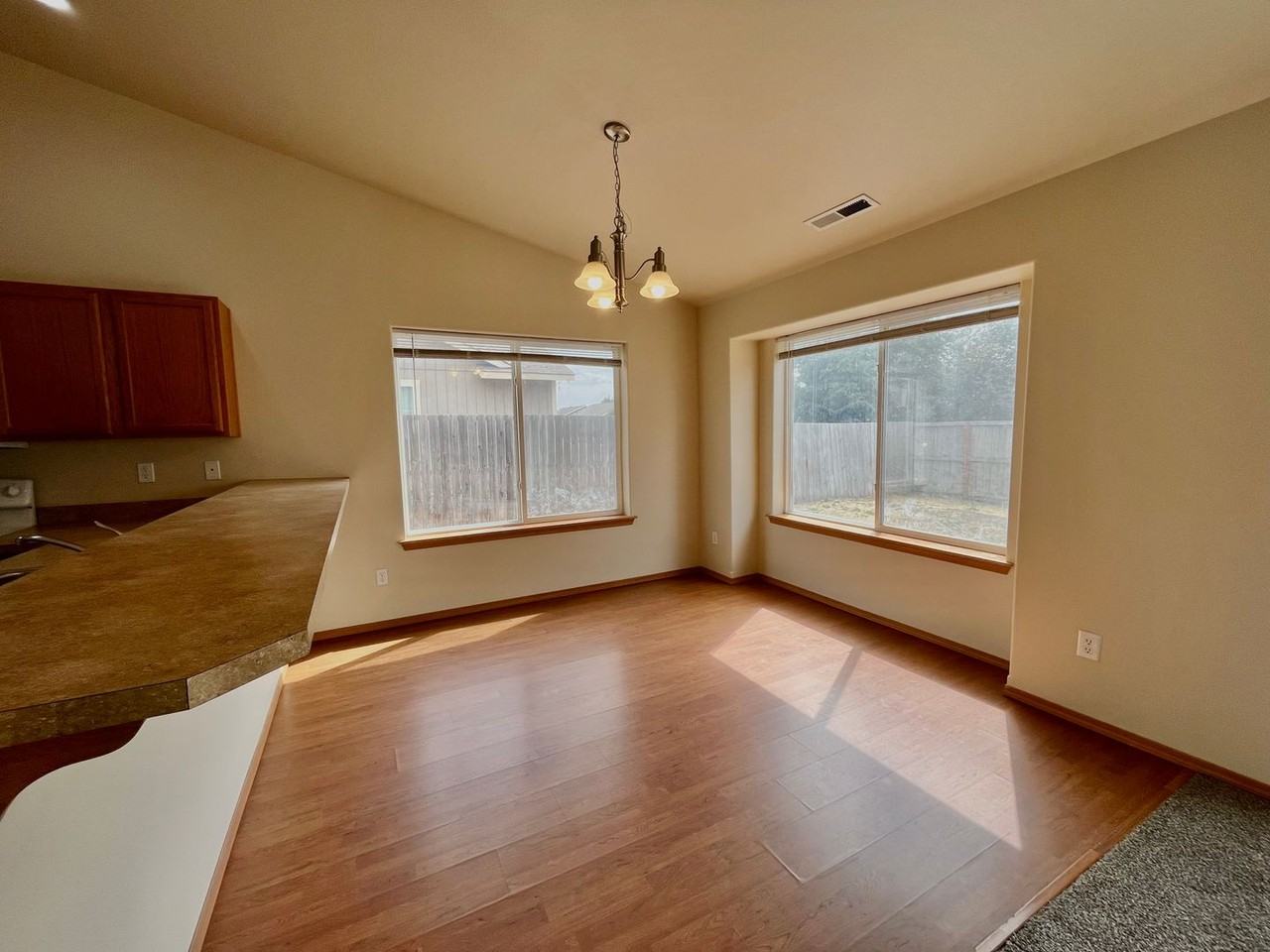 310 E 28th Ave - Photo 4 of 15