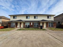featured image of 4005 Nadine Dr #C