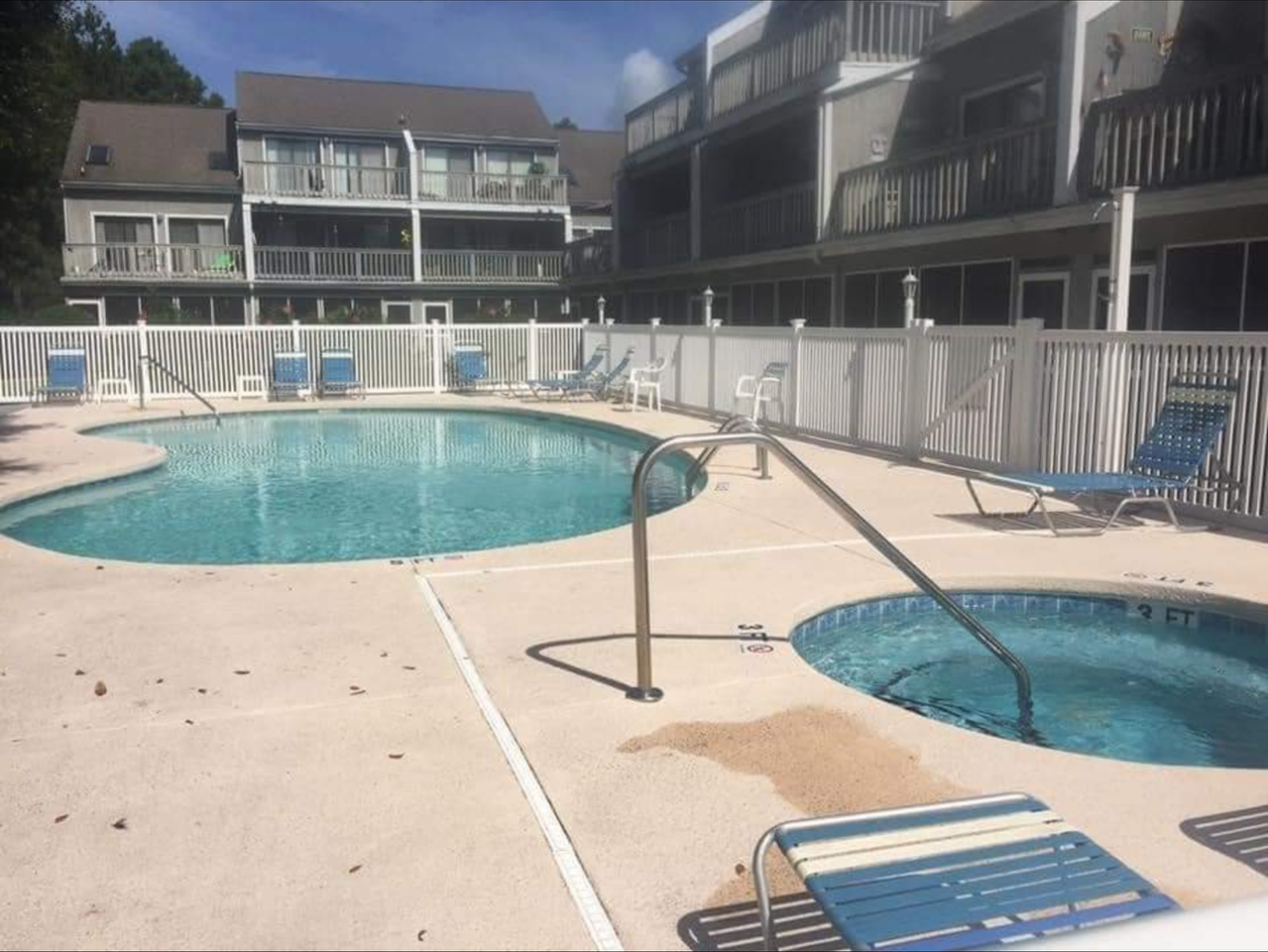 1851 Colony Dr - Photo 2 of 12