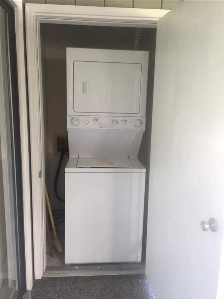 1851 Colony Dr - Photo 4 of 12