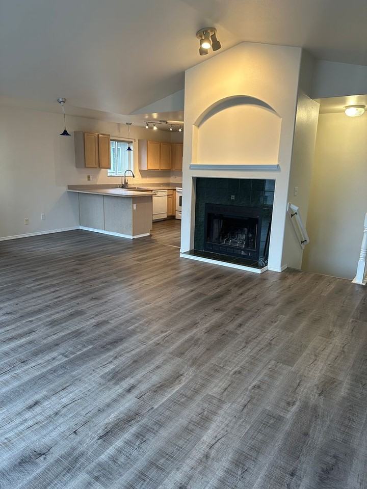 4018 Sycamore Loop - Photo 3 of 23