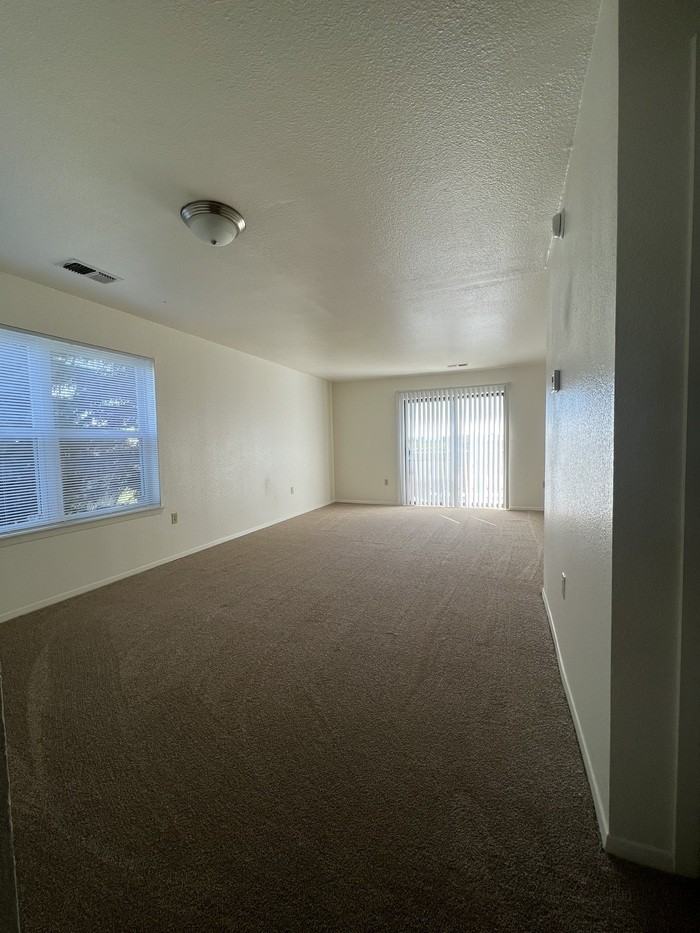 1121 Dakota Dr - Photo 2 of 7