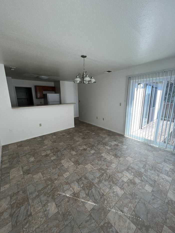 1121 Dakota Dr - Photo 4 of 7