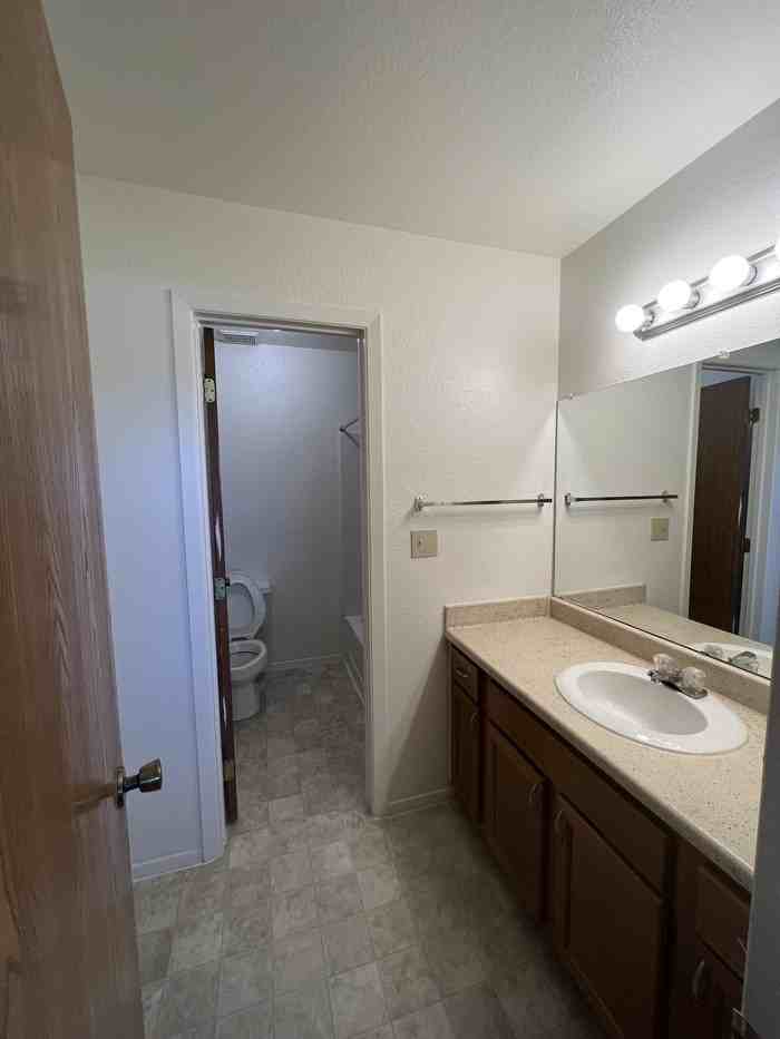1121 Dakota Dr - Photo 6 of 7
