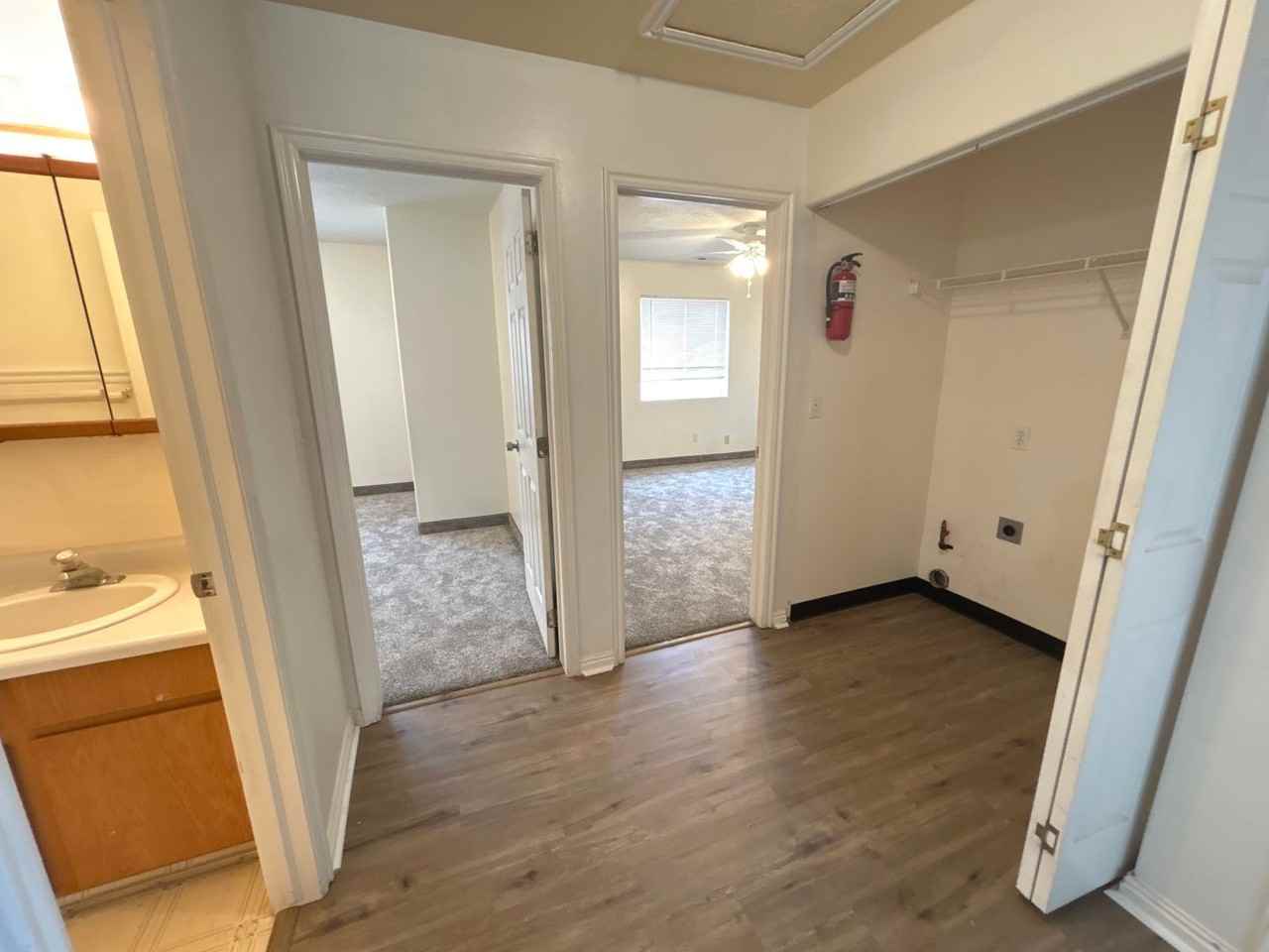 1469 N Cedar Blvd - Photo 3 of 10
