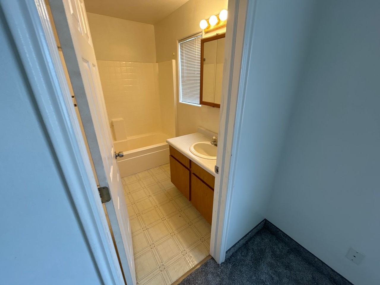 1469 N Cedar Blvd - Photo 6 of 10