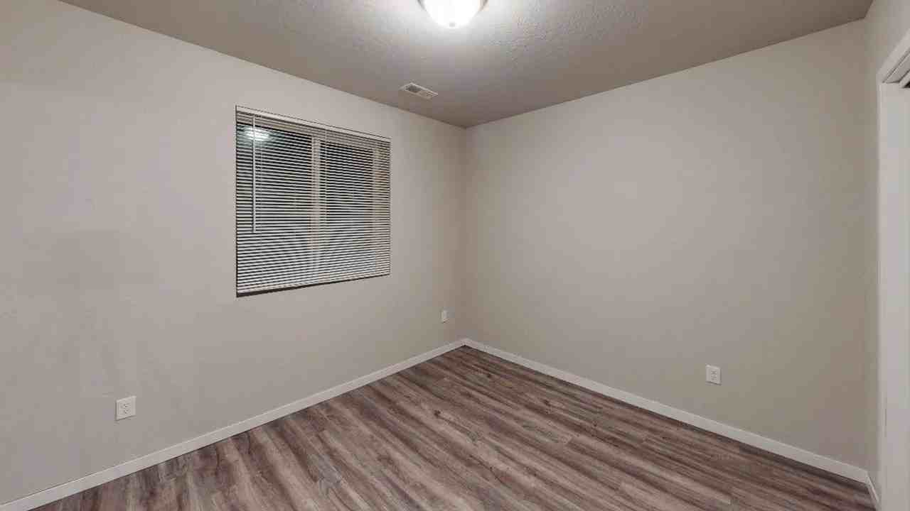 466 Constitution Blvd - Photo 4 of 10