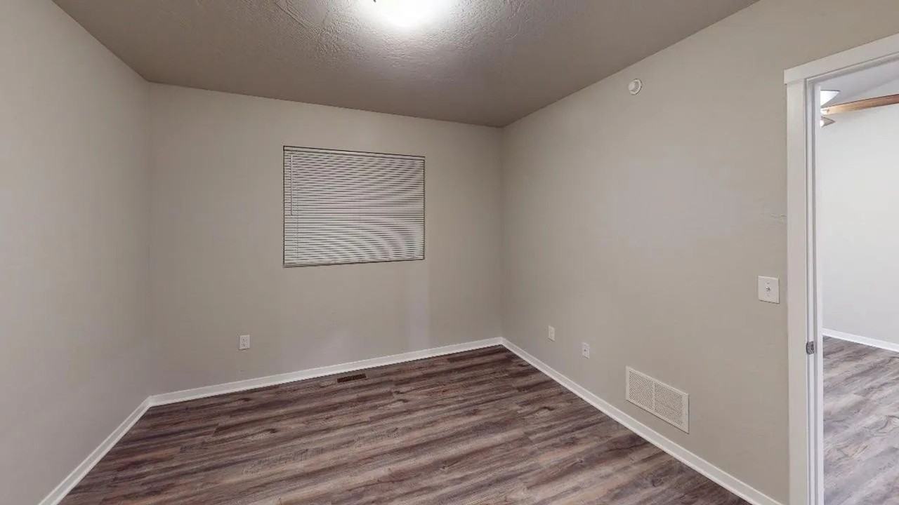 466 Constitution Blvd - Photo 5 of 10