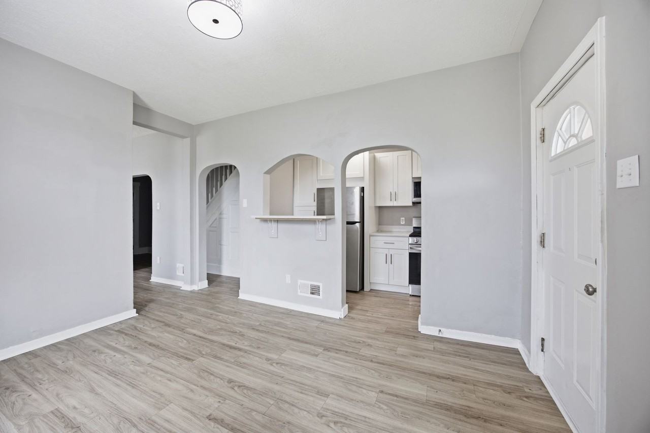 827 Hinnerman St - Photo 3 of 25