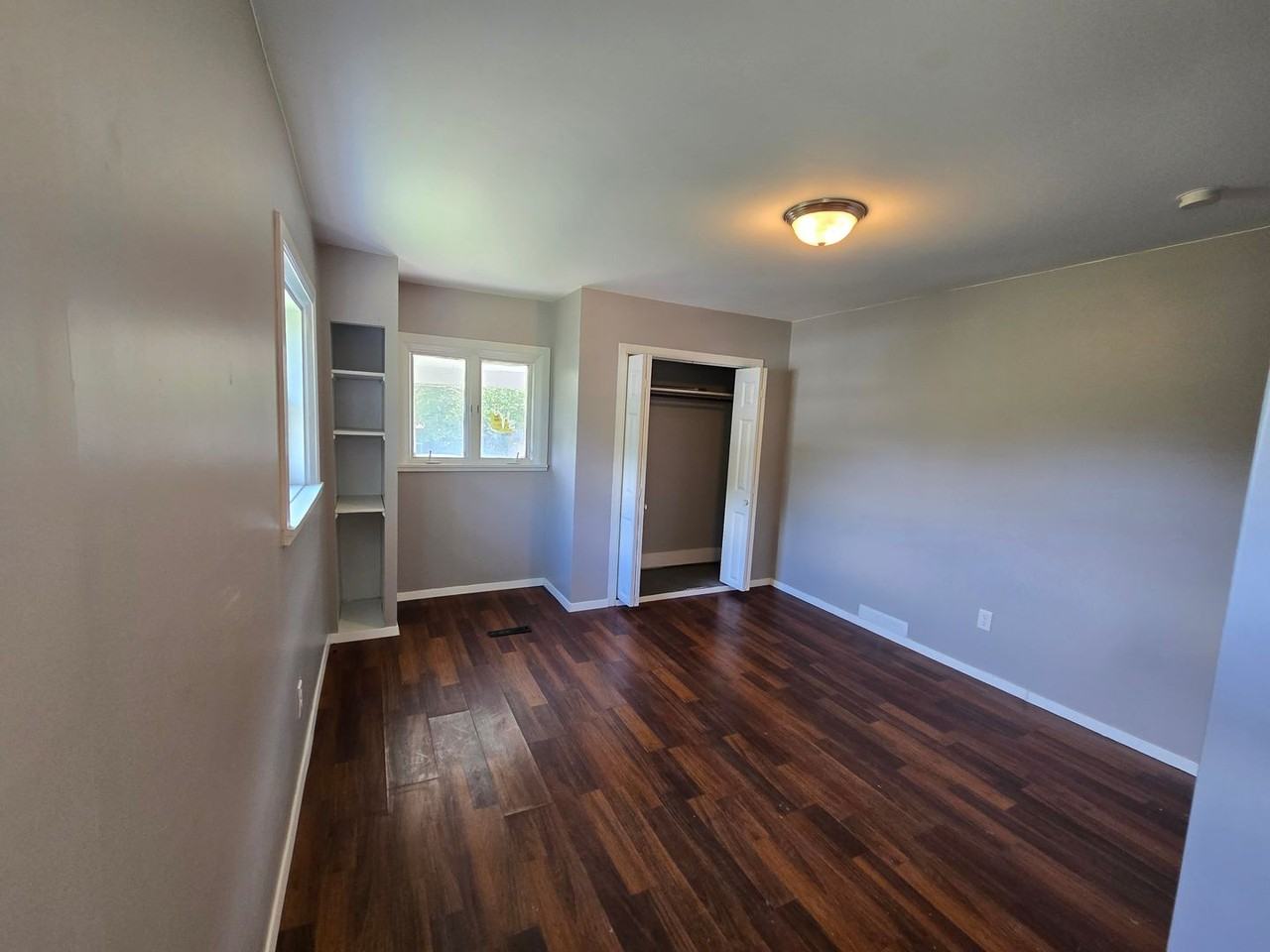 928 Farnam St - Photo 7 of 9