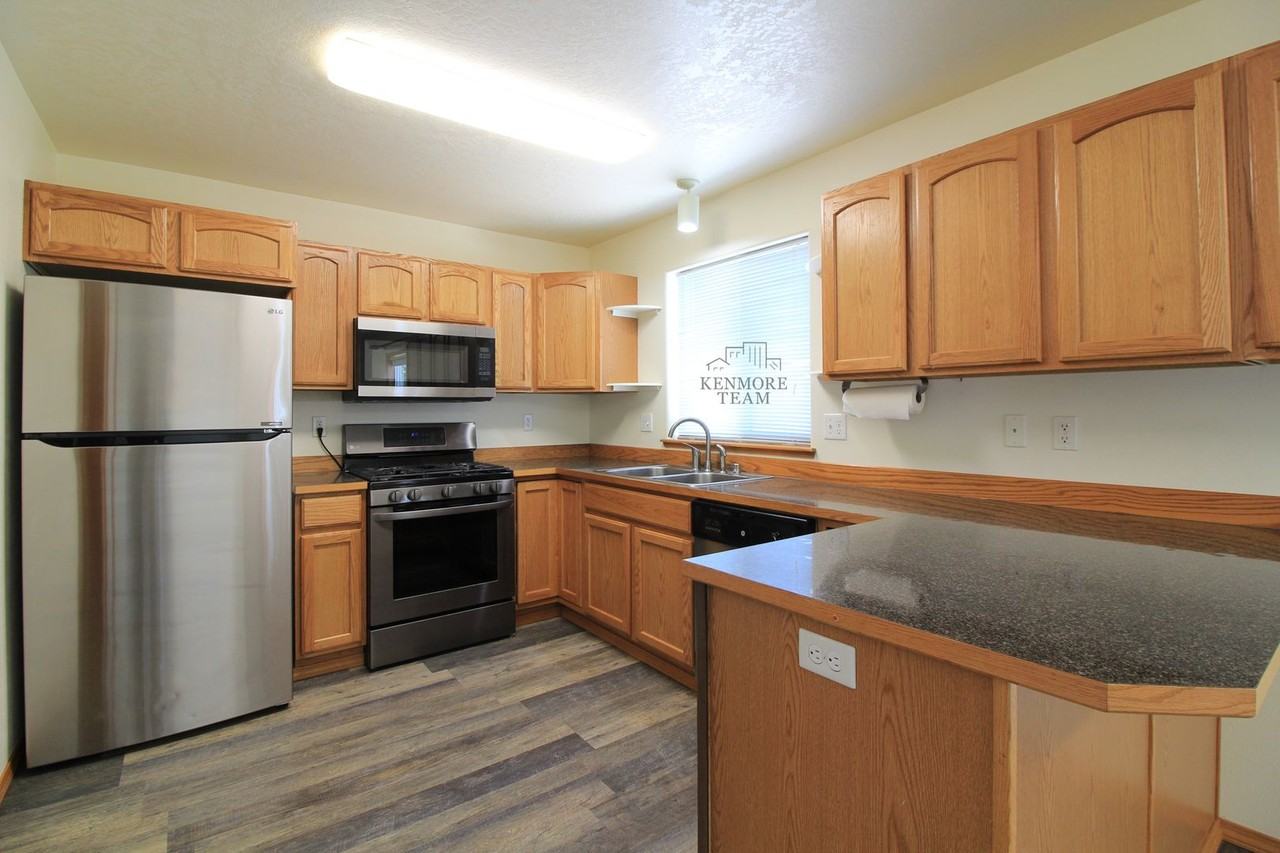 4103 Manassas Ct - Photo 2 of 12