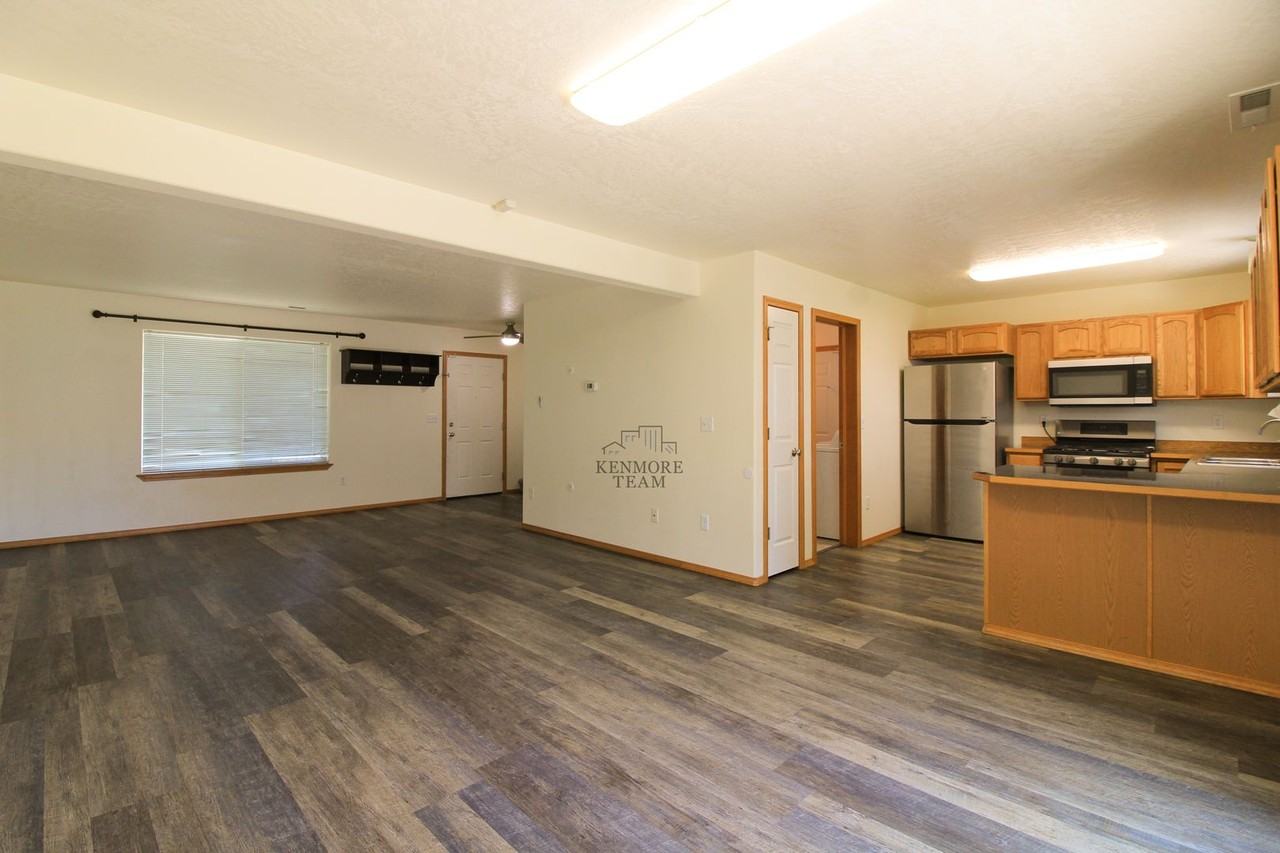 4103 Manassas Ct - Photo 3 of 12