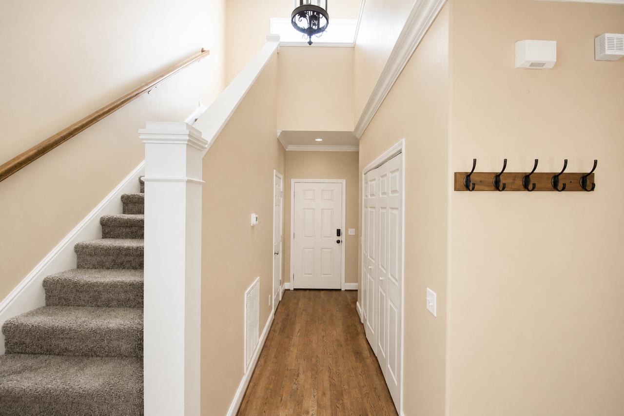 112 Saint James Pl - Photo 2 of 26