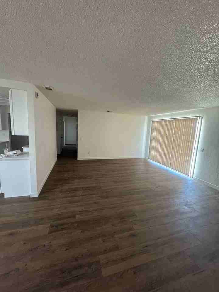 21089 Klamath Rd - Photo 3 of 22