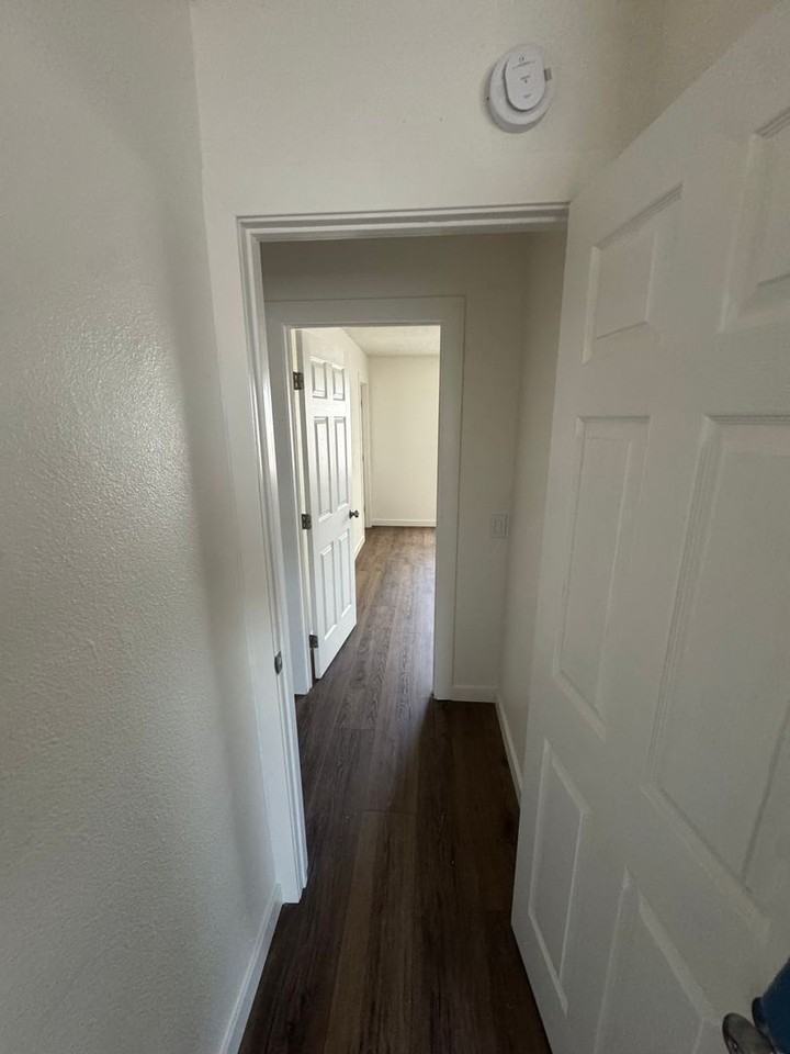 21089 Klamath Rd - Photo 7 of 22