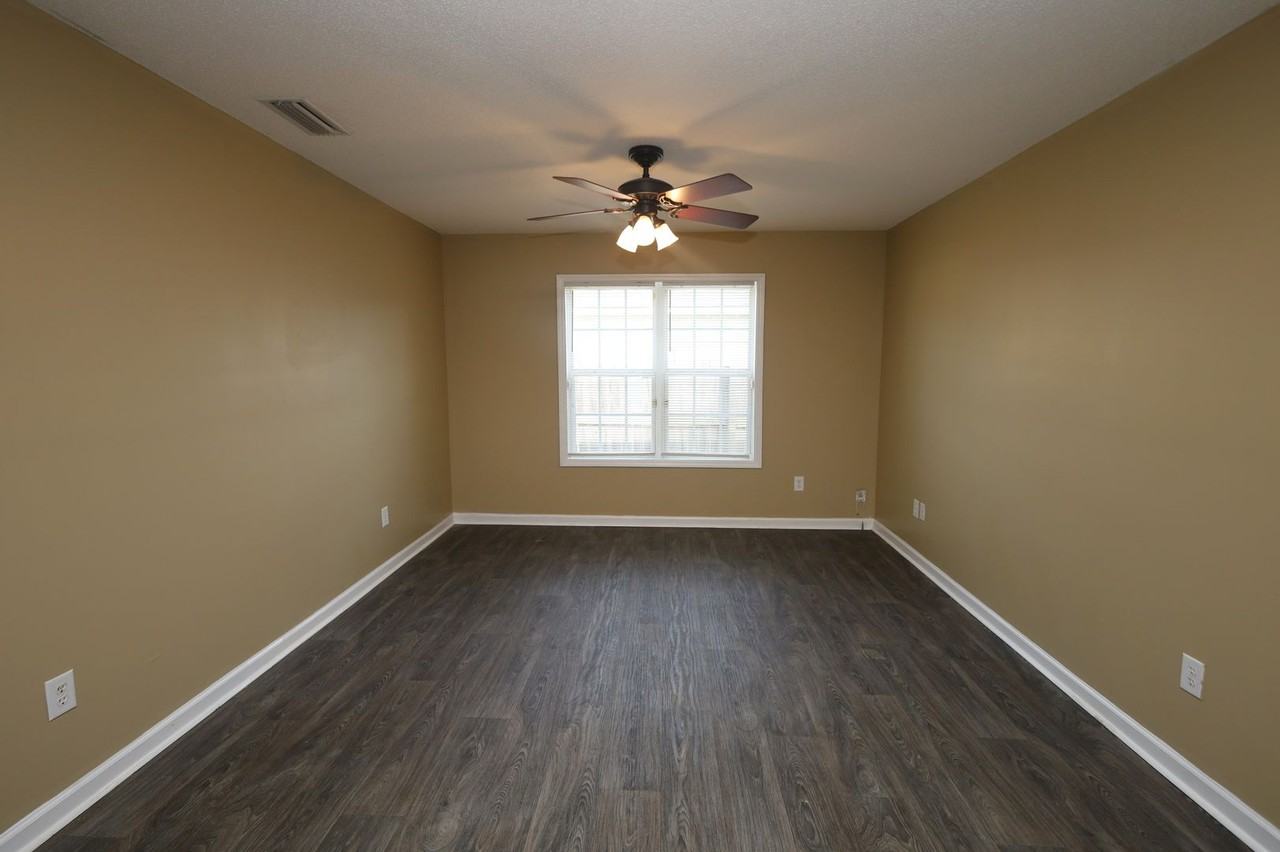 1728 Eli Pl - Photo 2 of 15