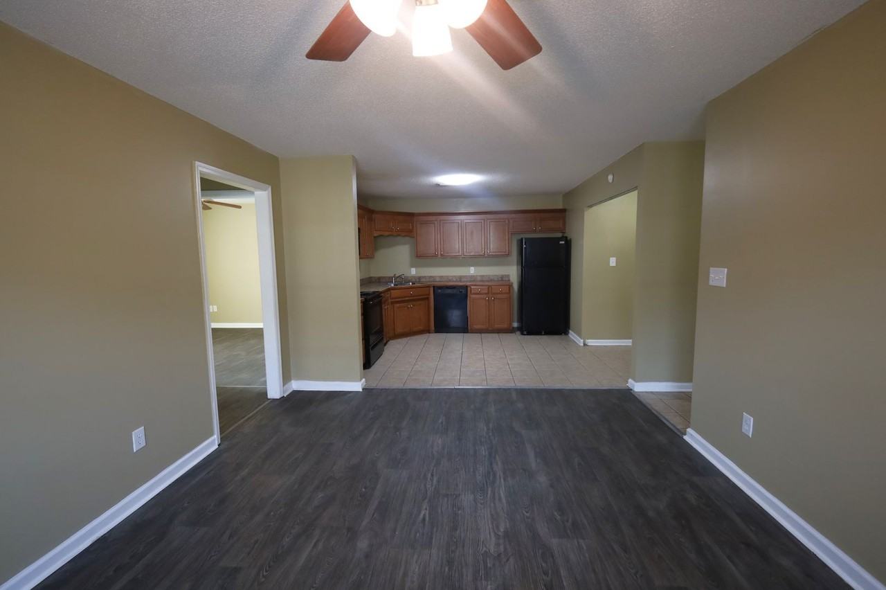 1728 Eli Pl - Photo 4 of 15