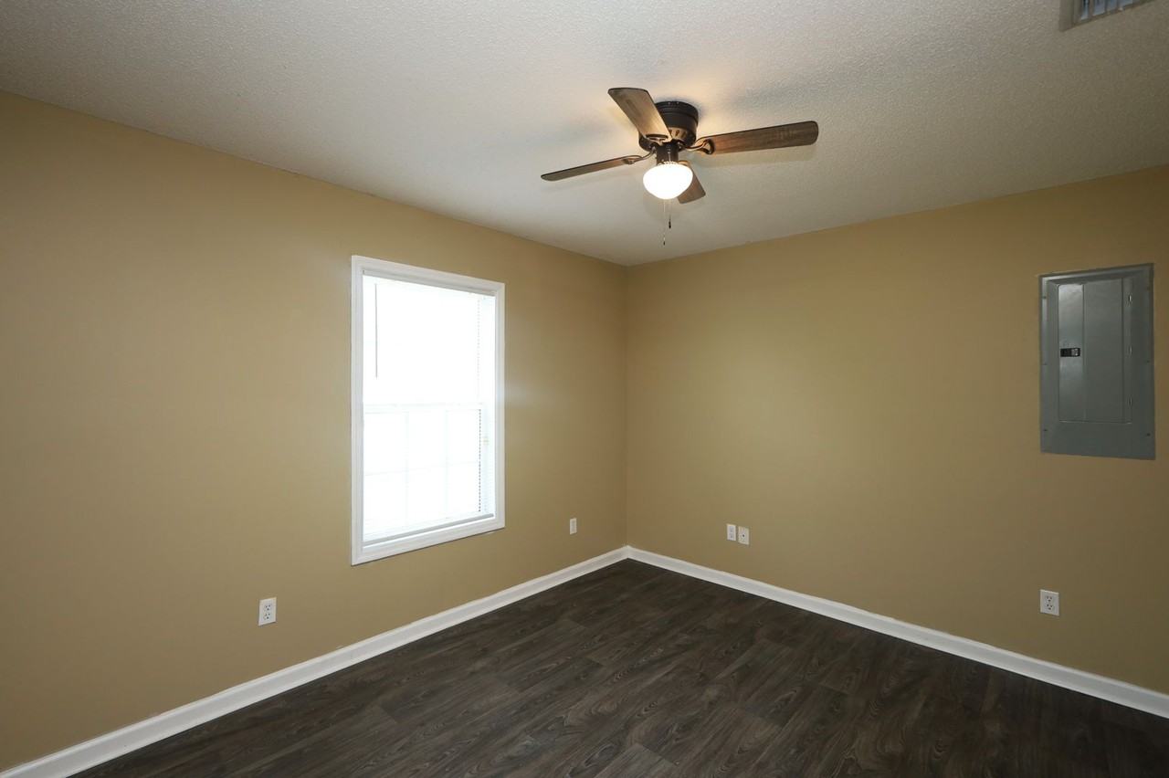 1728 Eli Pl - Photo 7 of 15