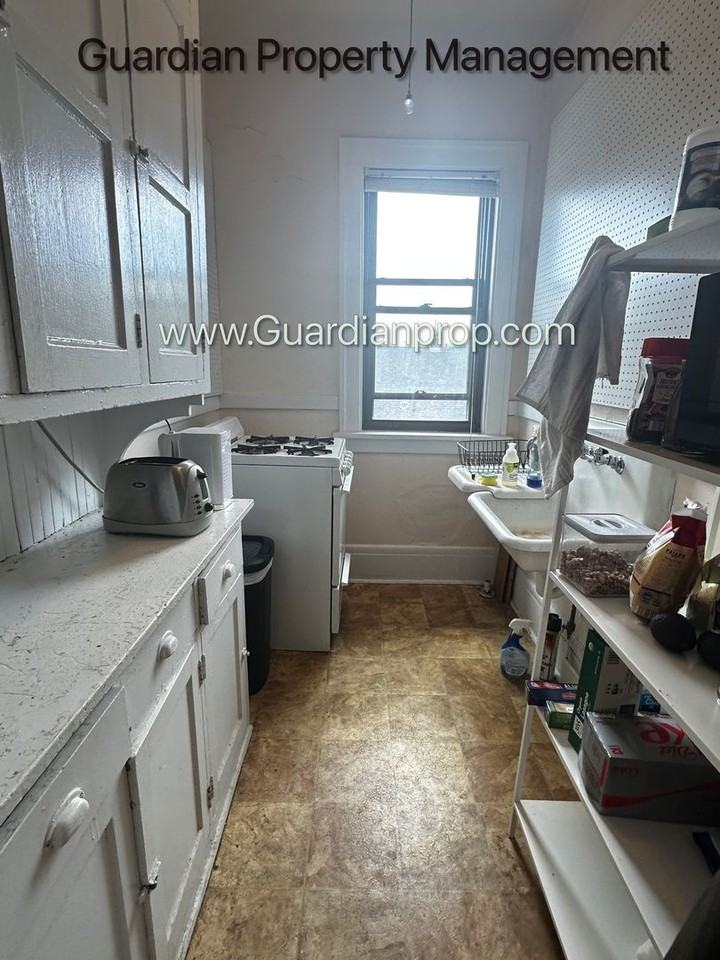 2882 Humboldt Ave S #301 - Photo 6 of 9