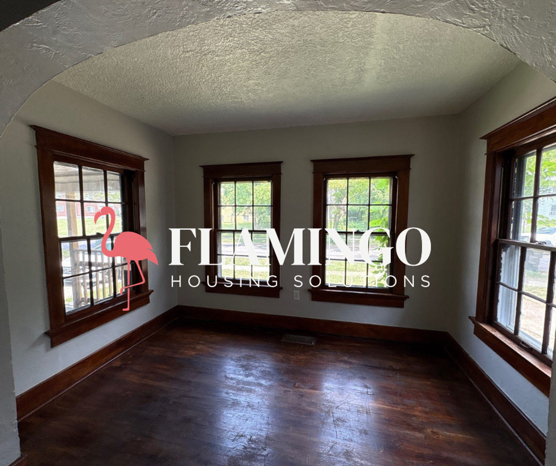 302 W Norman Ave - Photo 4 of 19
