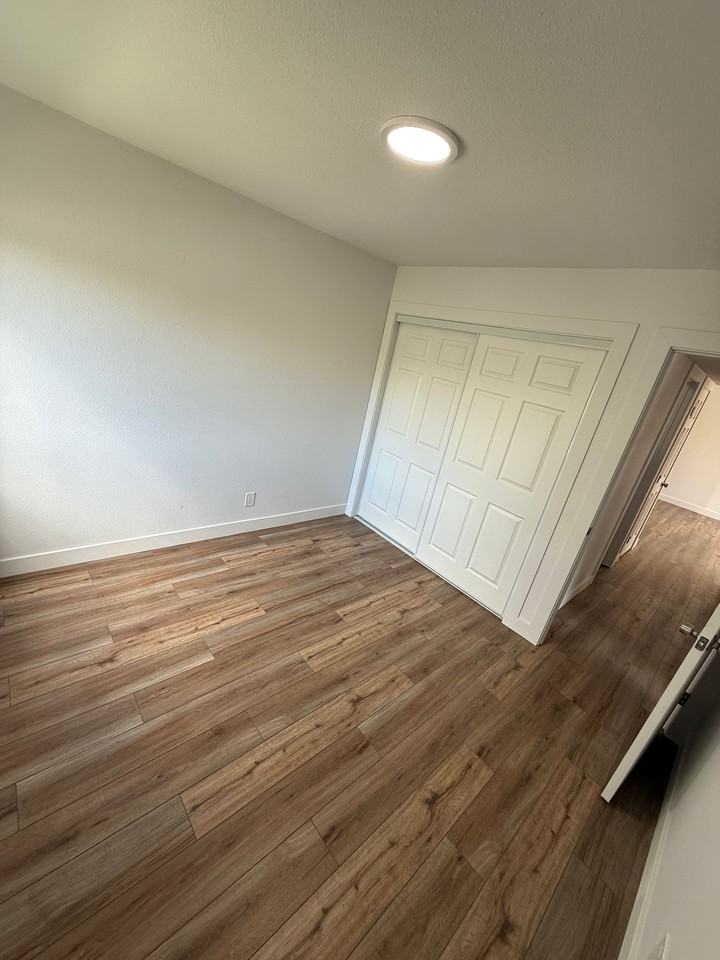 801-805 Monarch Cir - Photo 4 of 26