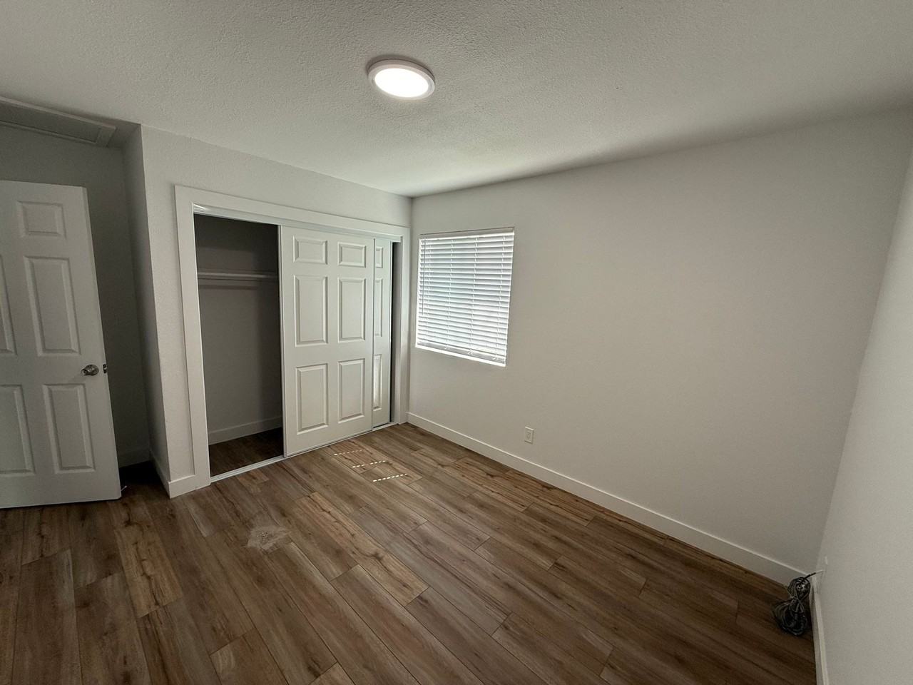 801-805 Monarch Cir - Photo 5 of 26