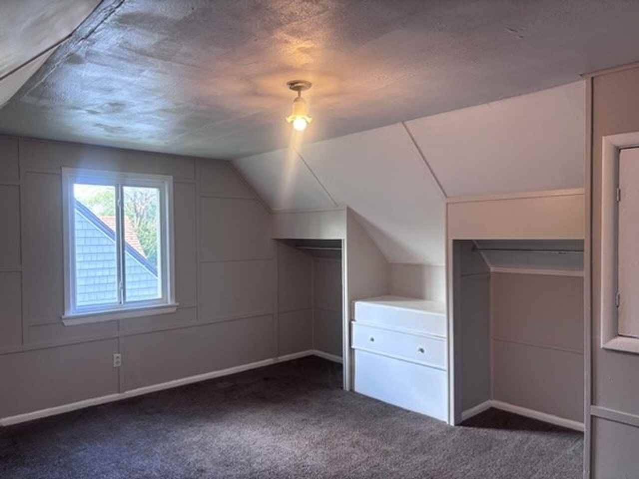 2377 Hanna Dr - Photo 4 of 15