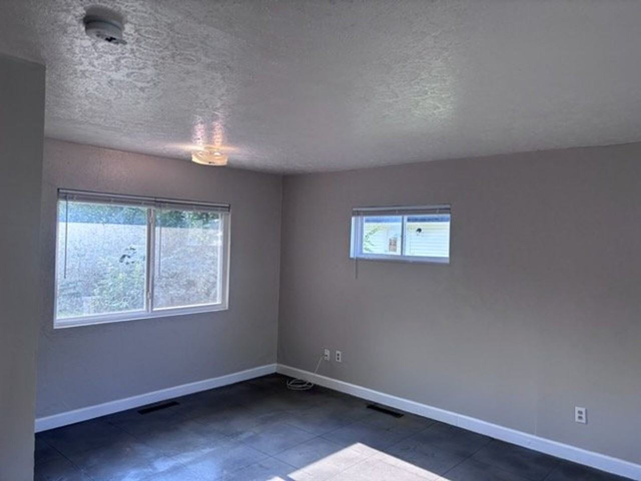 2377 Hanna Dr - Photo 5 of 15