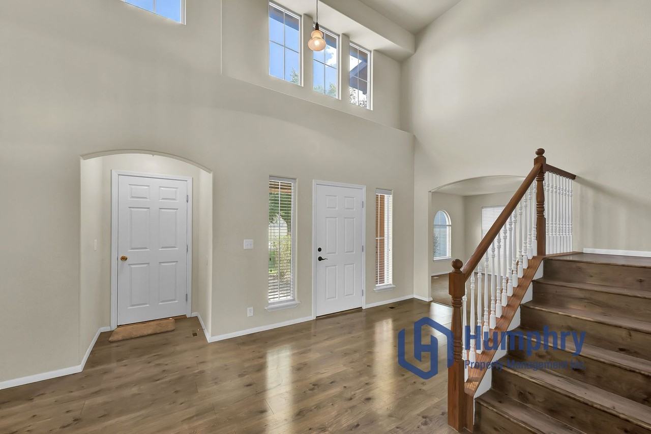 3956 E Granger Dr - Photo 4 of 50