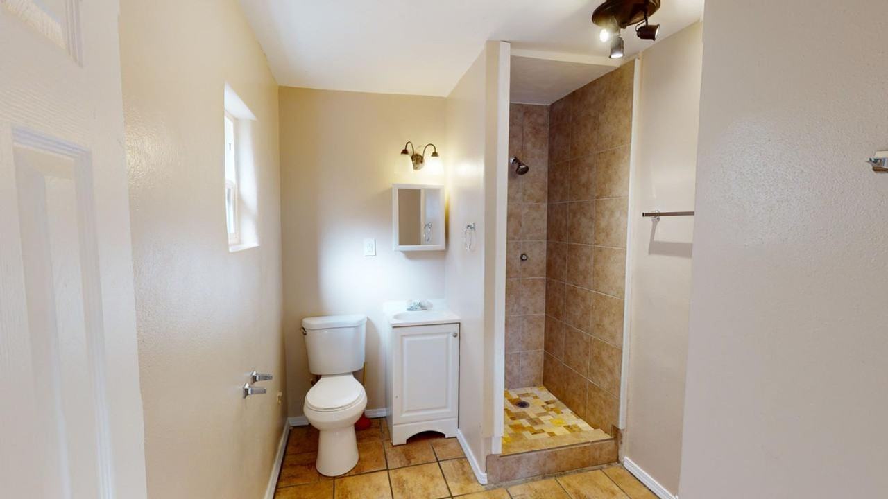 1450 Cerrillos Rd - Photo 7 of 11