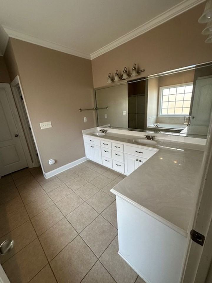113 Ashton Oak Ct - Photo 4 of 13