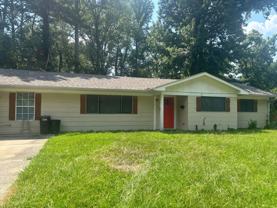 151 Chatham Cir - Photo 1 of 1