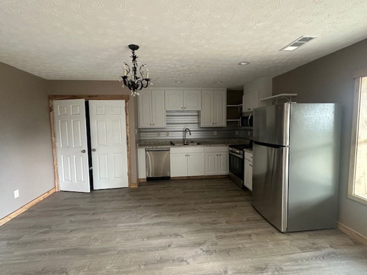 2111 Highway 82 W - Photo 3 of 17