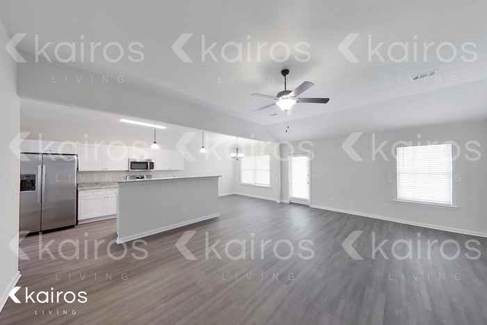 820 Heather Dr - Photo 2 of 6