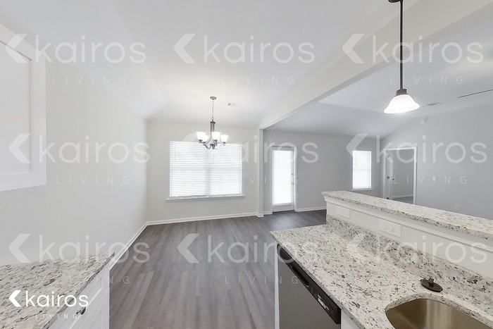 820 Heather Dr - Photo 5 of 6